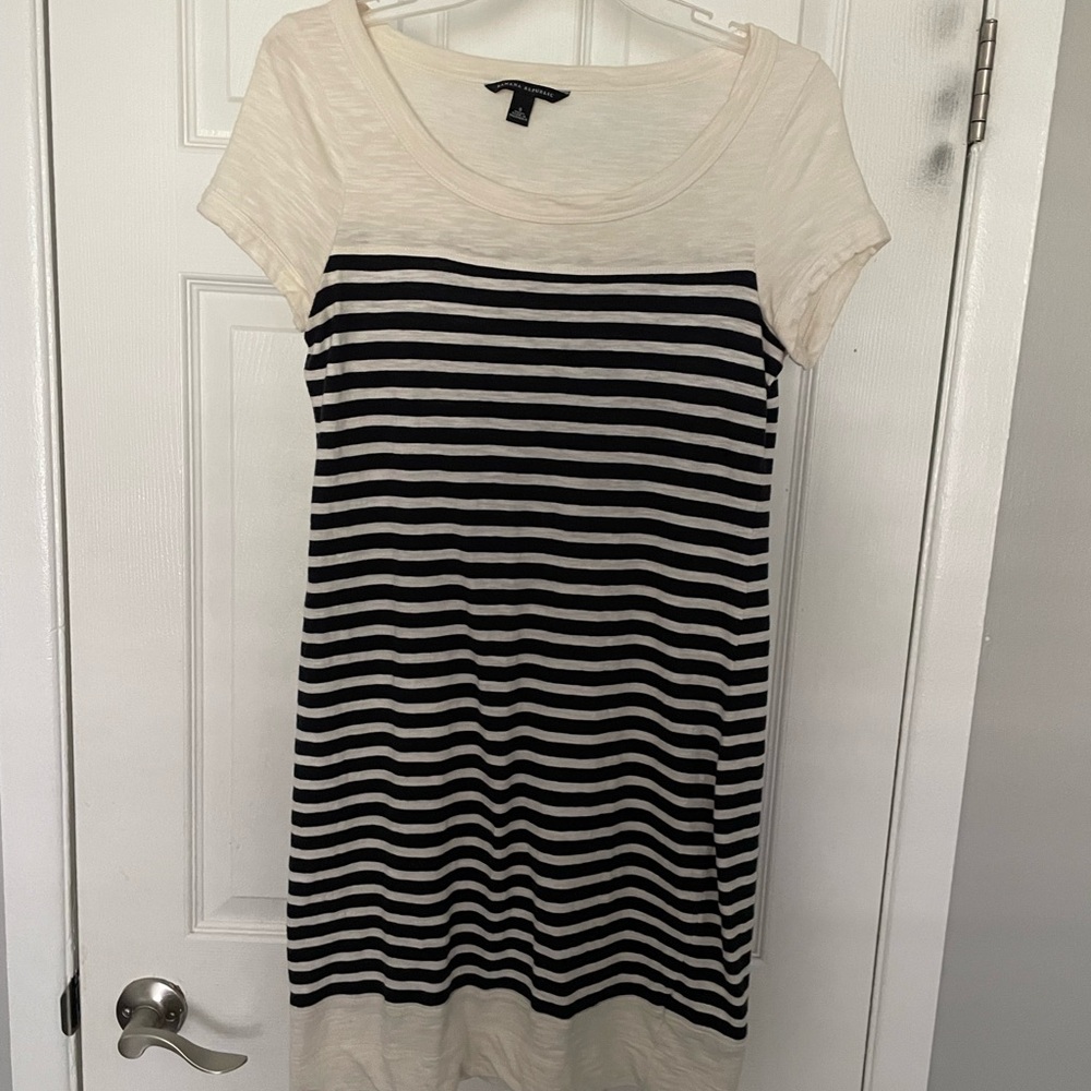 Banana Republic Elegant Cream and black striped short sleeved dress